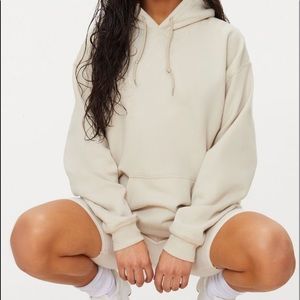 PrettyLittleThing Tops - NWT cream sweatshirt XS PrettyLittleThing Tops - NWT cream sweatshirt XS